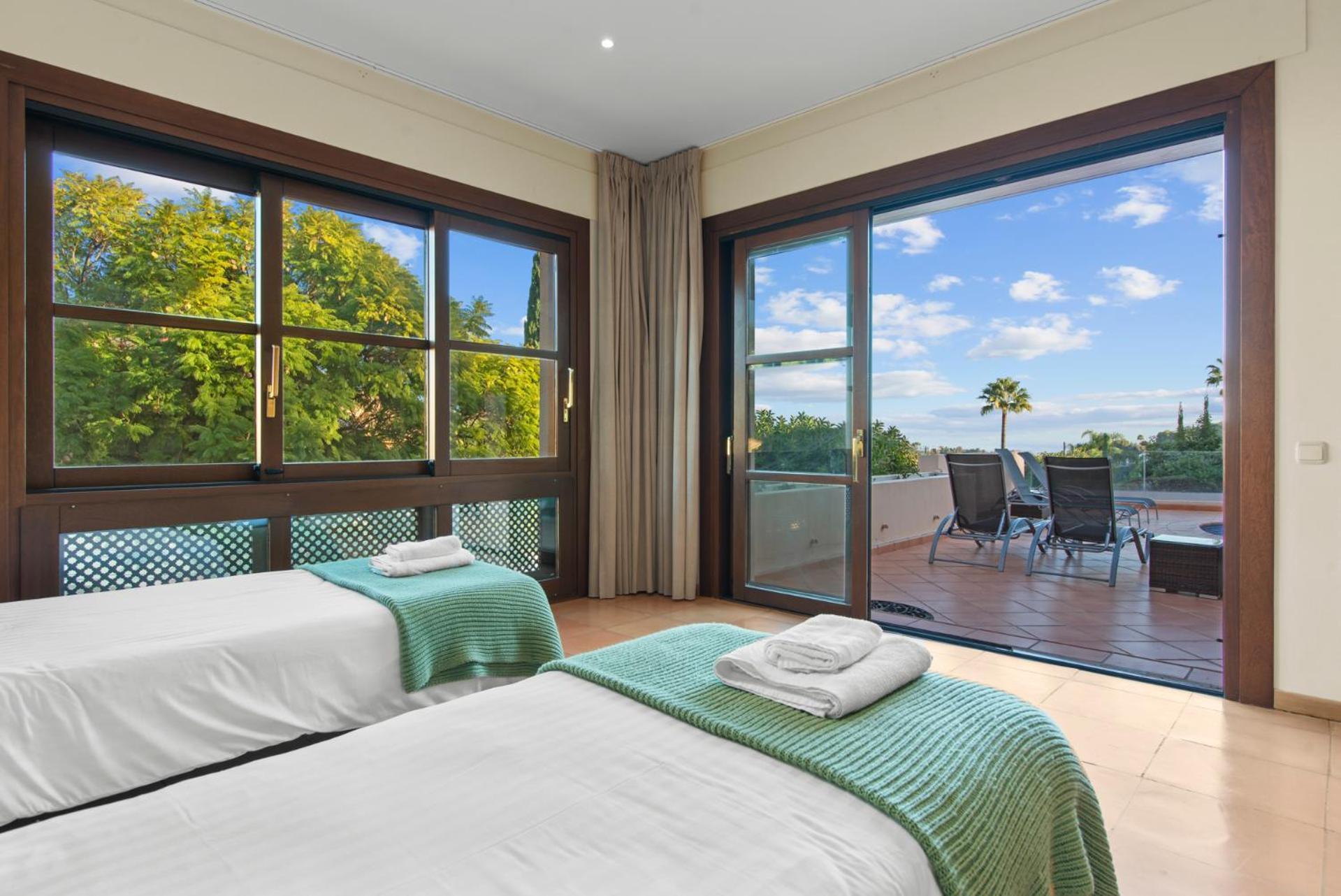 Luxury Villa Robledal By Mabiente - Views Of The Sea And The Golf Course Марбеля Екстериор снимка
